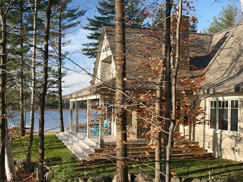 architect designed lakefront home - muskoka - at waters edge S